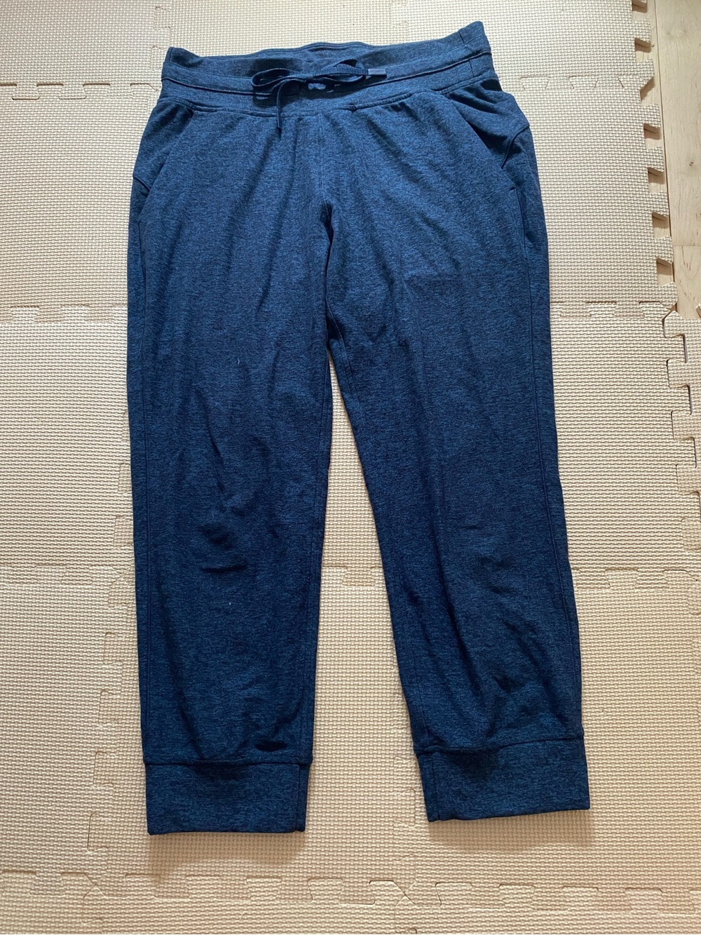 Lululemon Ready to Rulu Jogger Crop
Heathered True Navy / Black Size 8